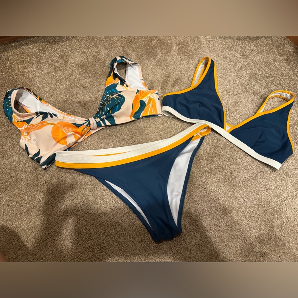 CUPSHE Colorful and Vibrant Floral Bikini Set Tropical-2 tops/1 bottom
